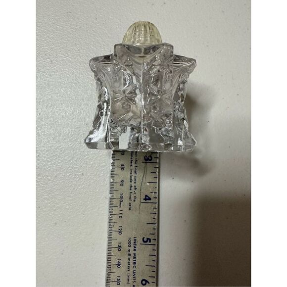 Vintage Crystal Glass Style Salt & Pepper Shakers Set - Picture 4 of 5
